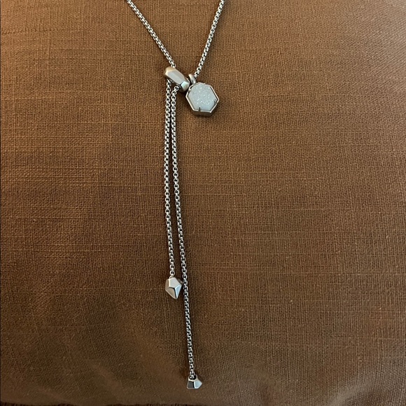 Metal adjustable bolo necklace with hexagonal pendant - Picture 2 of 6